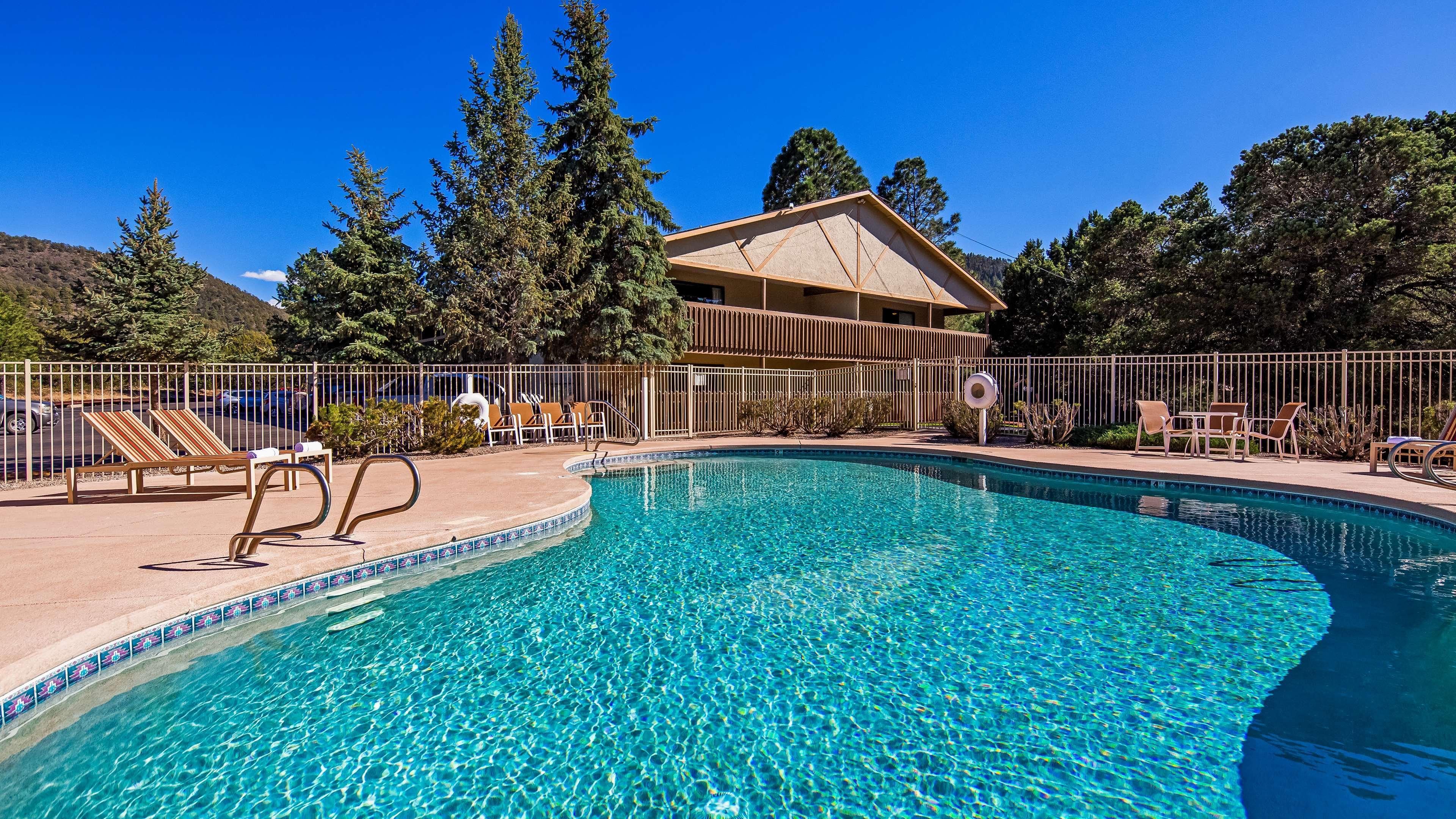 Hotel Western Pine Springs 3*