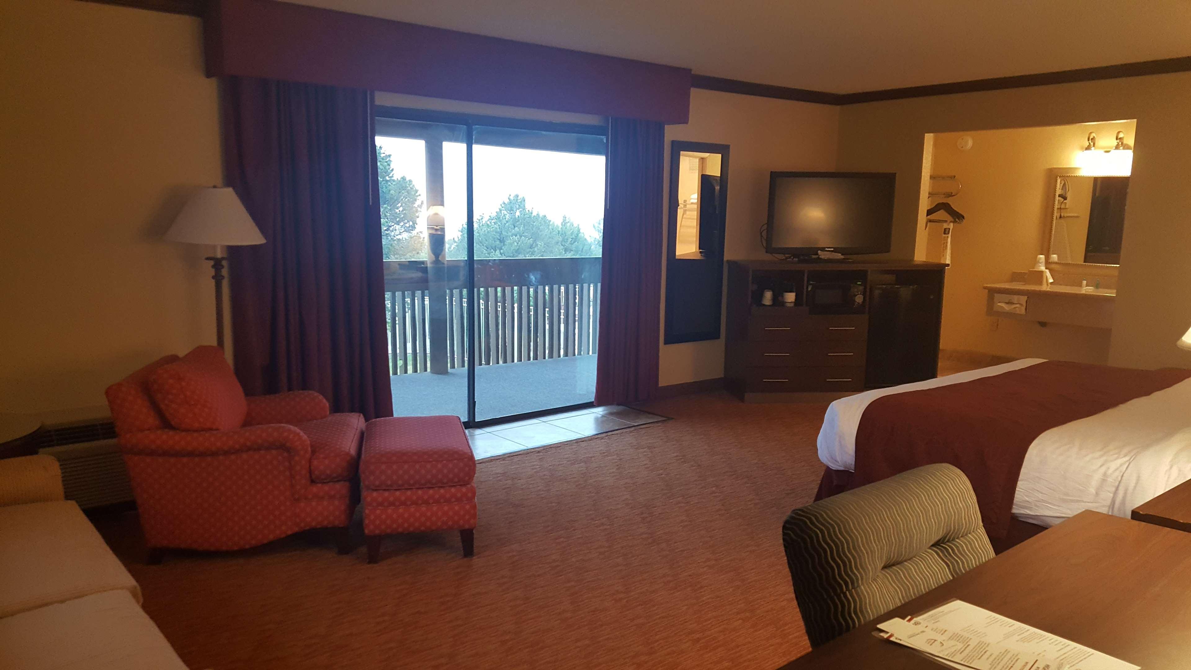 Western Pine Springs Hotel