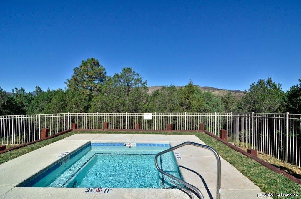 Western Pine Springs Hotel