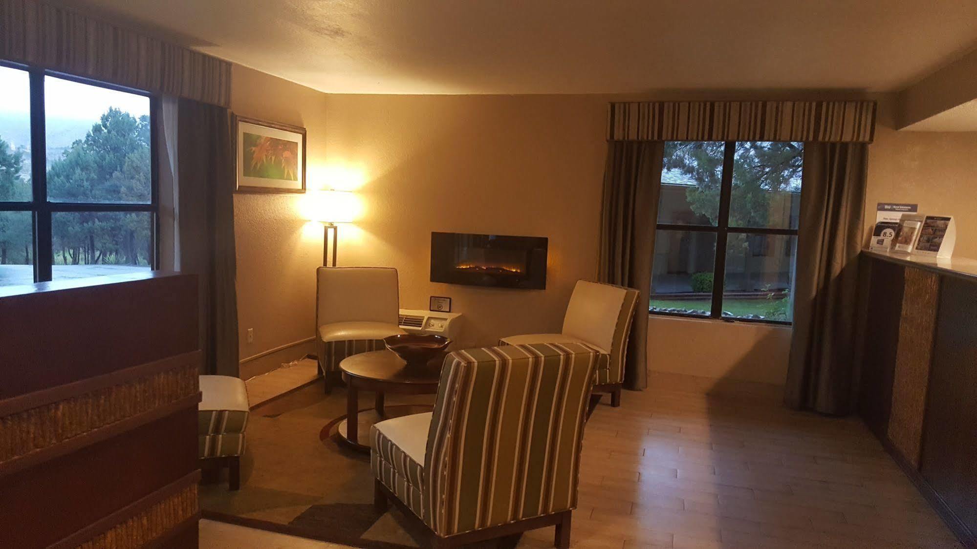 Western Pine Springs Hotel 3*