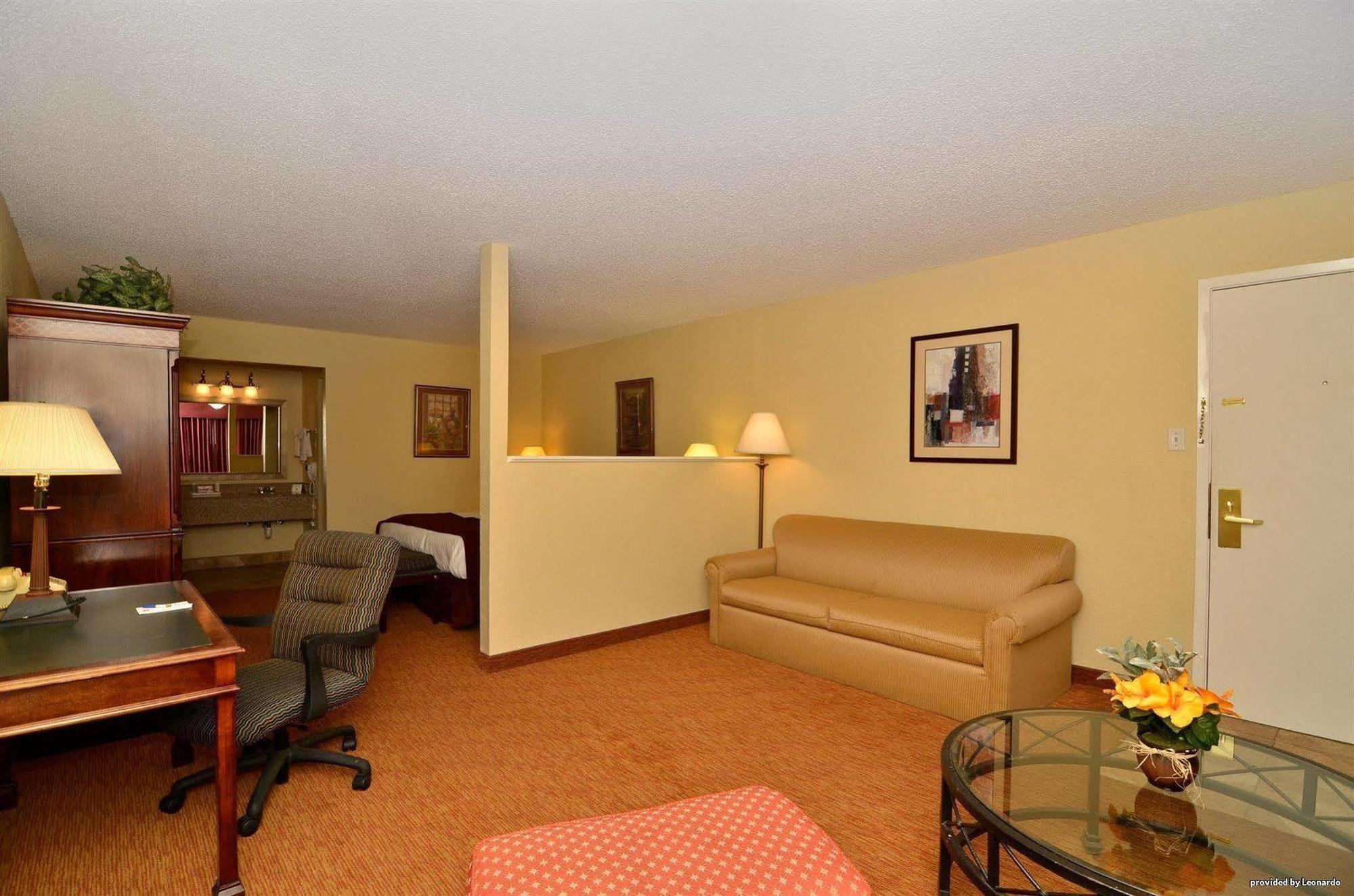 Western Pine Springs 3*