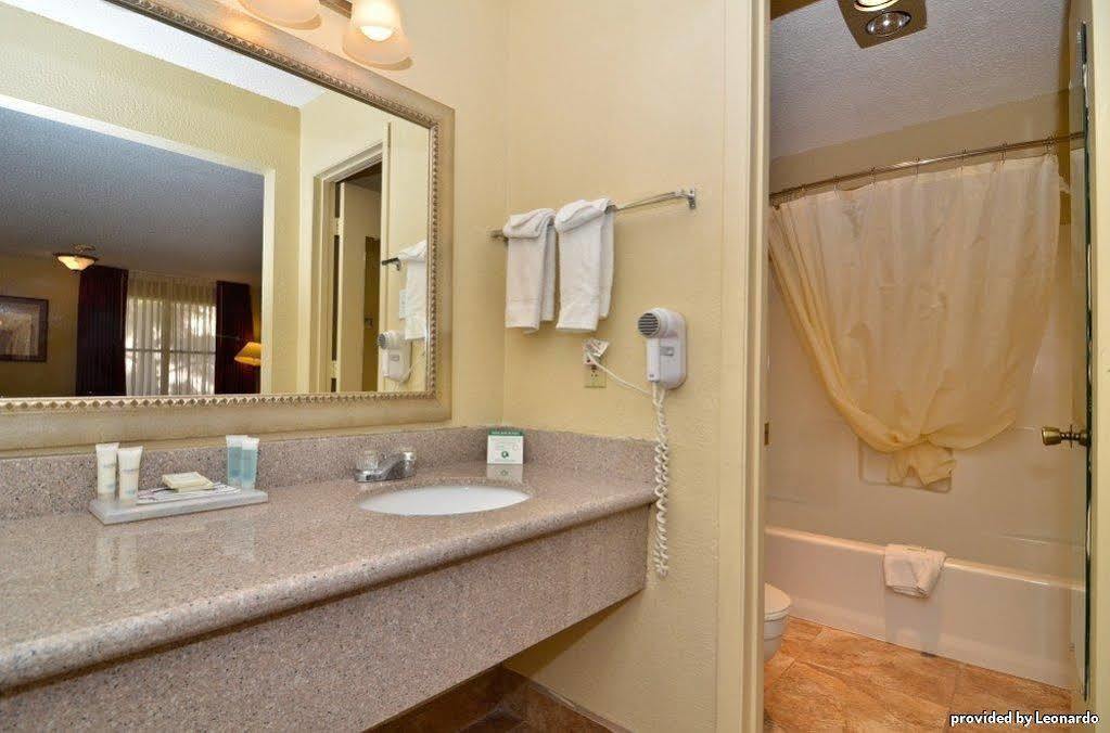Hotel Western Pine Springs