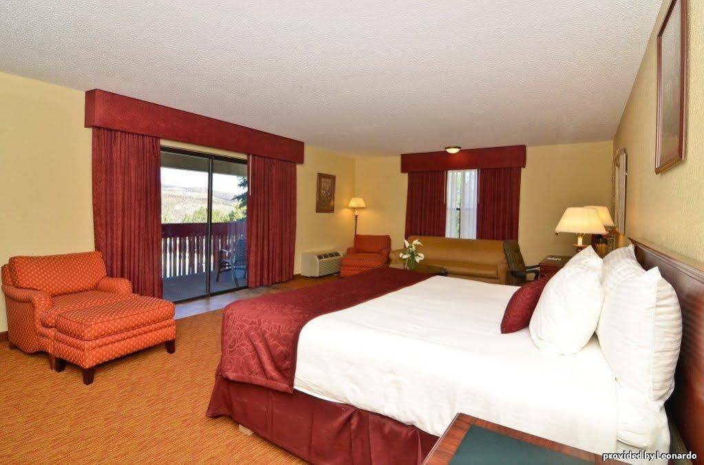 Hotel Western Pine Springs