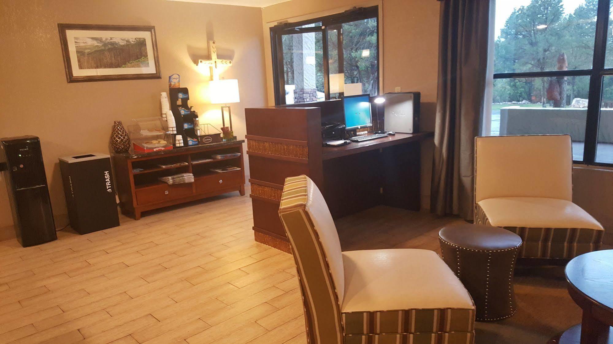 Western Pine Springs Hotel
