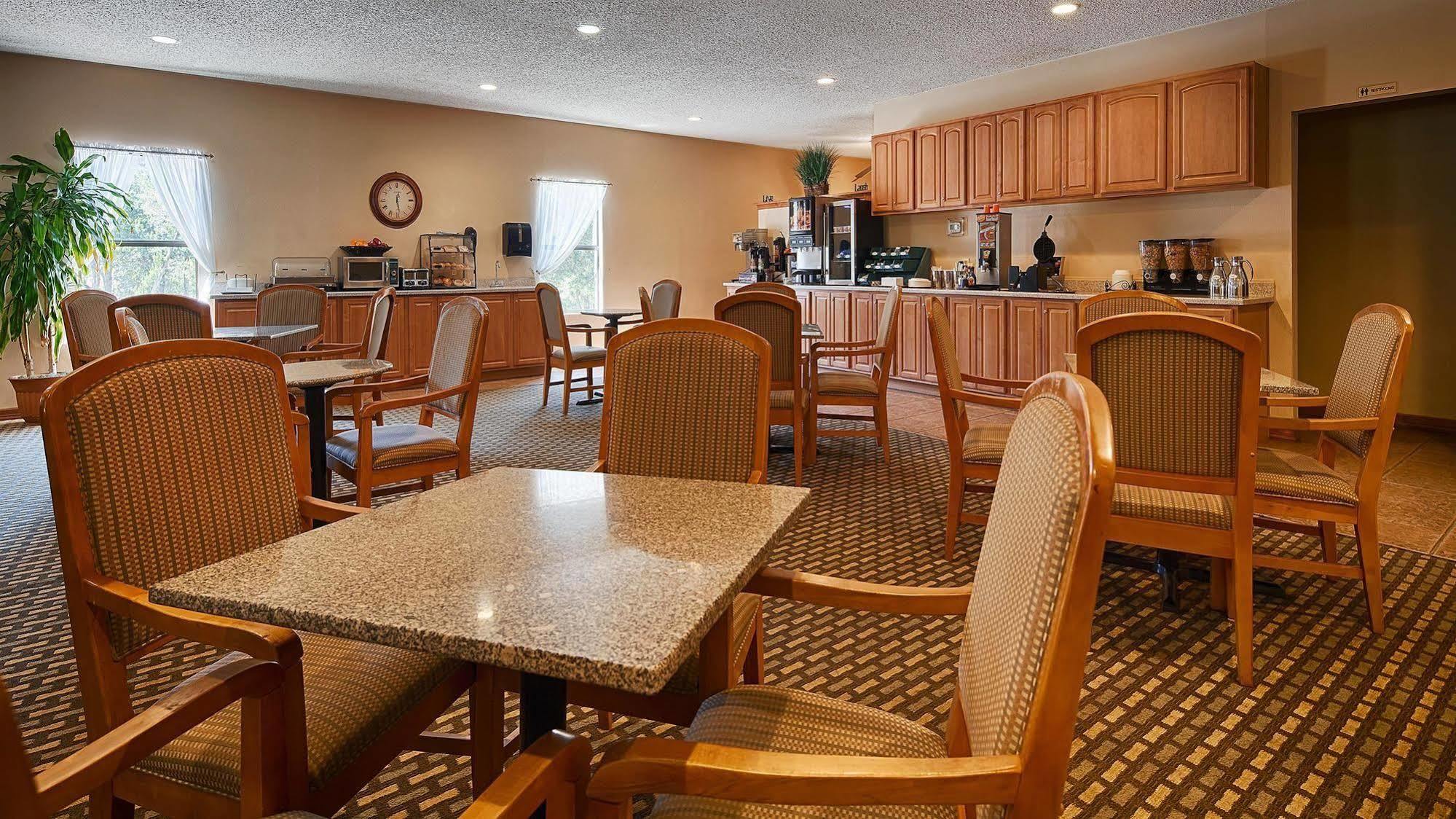 Western Pine Springs Hotel 3*